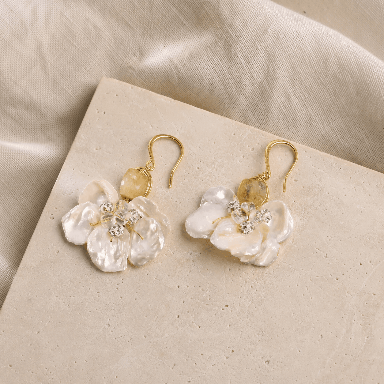 The Listening Pearl - Earrings 3