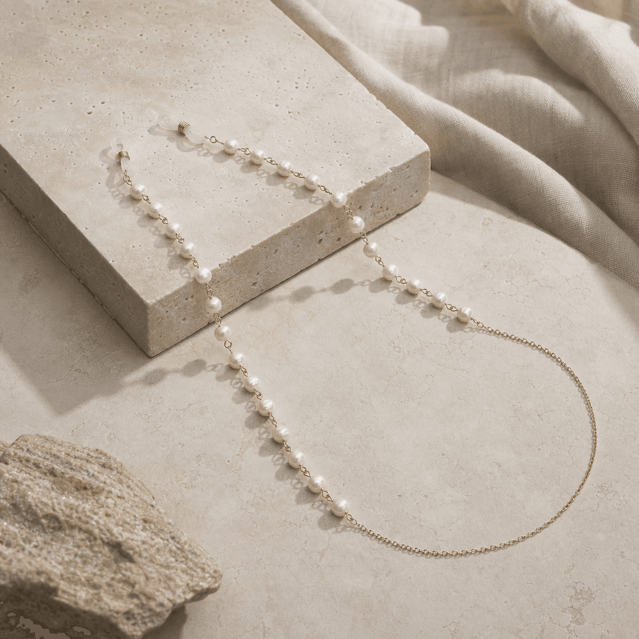 The Classic Pearl - Eyewear Chain 2