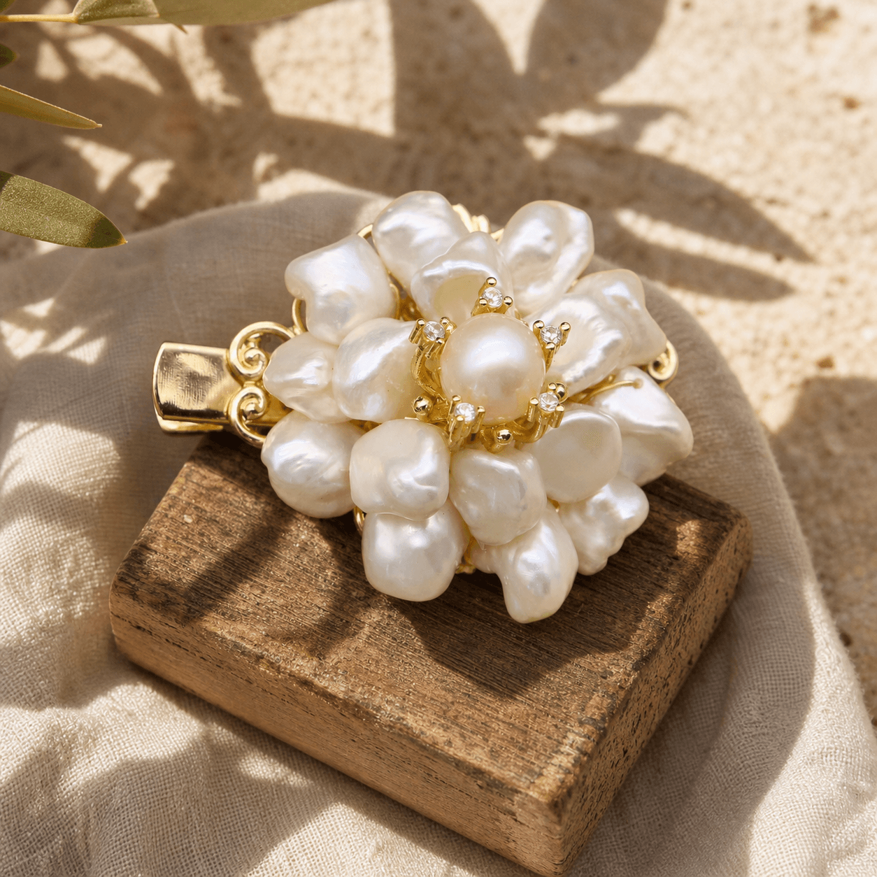 The Pearl Cluster - Hair Claw - MythRealms pearl jewelry