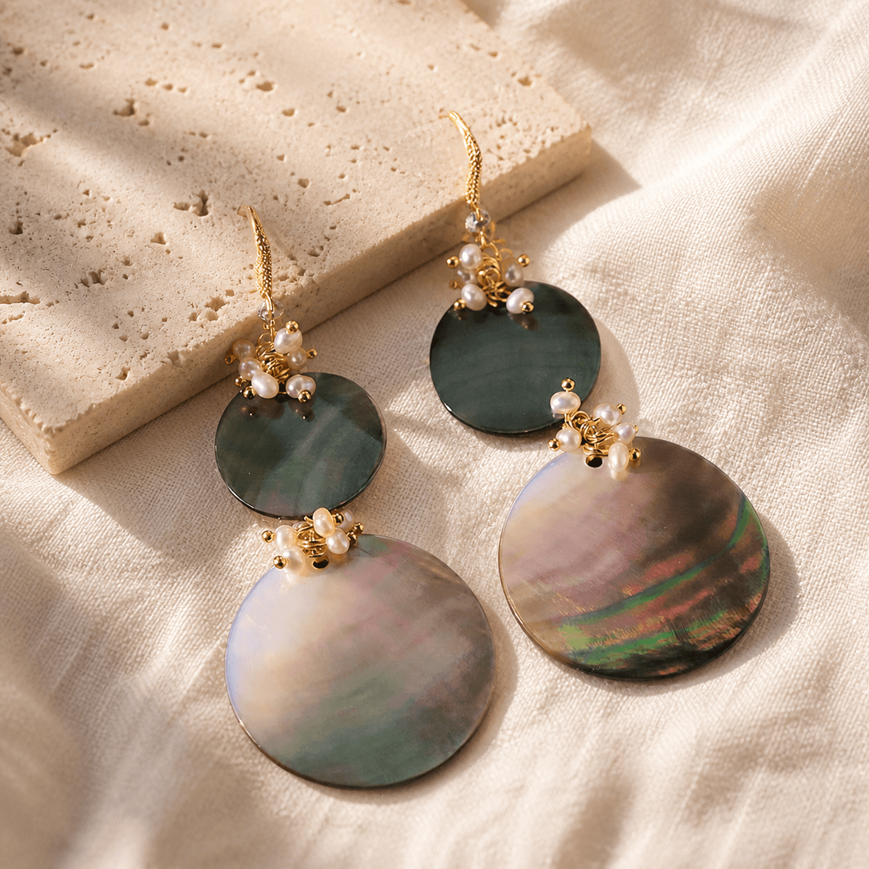 The Moon Disc - Earrings - MythRealms pearl jewelry