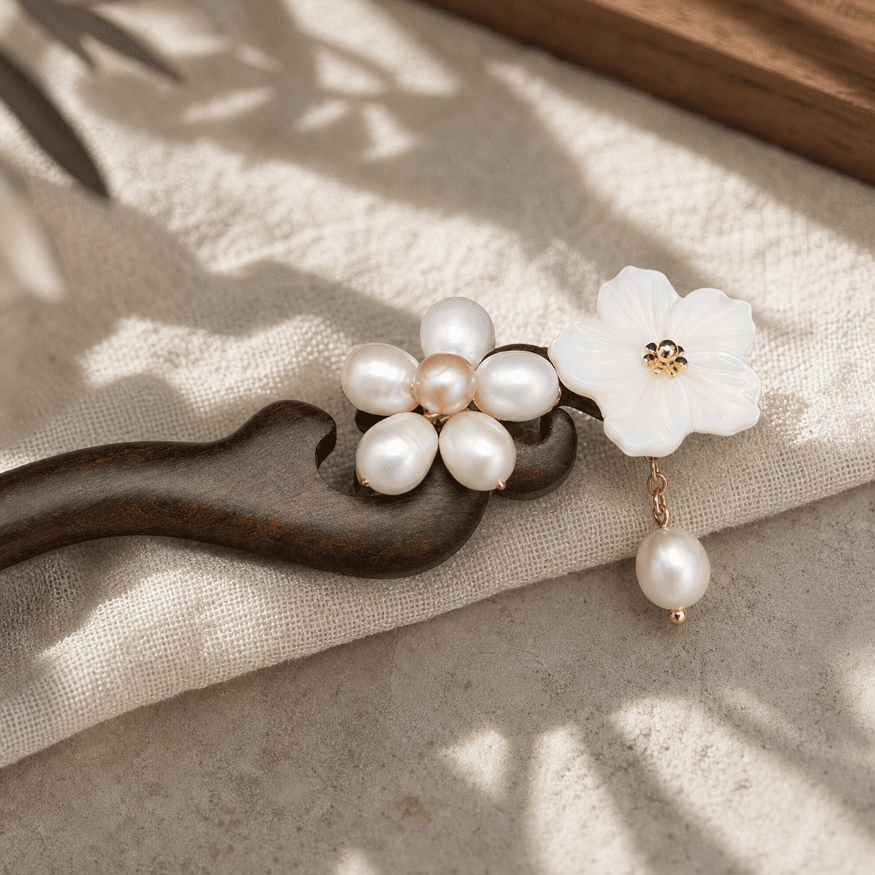 The Woodflower Pearl - Hair Stick 2